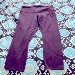 Dark Purple Lululemon Wonder Under Capris